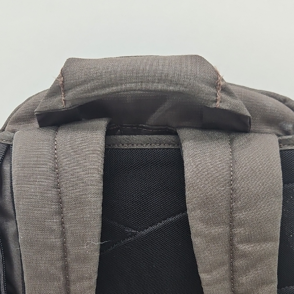 REI Dark Green Gray Tone Backpack with Pink Zipper Pulls - Picture 7 of 12